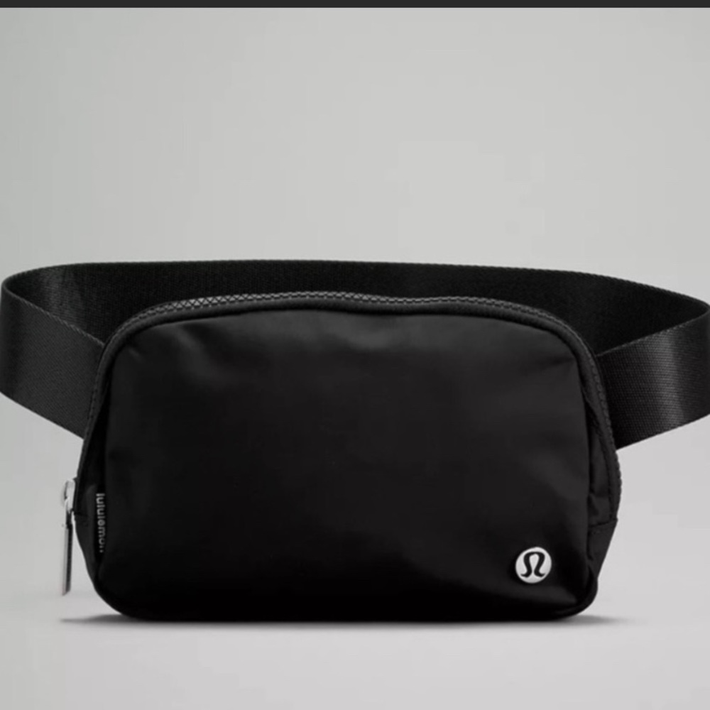 Lululemon Everywhere Belt Bag